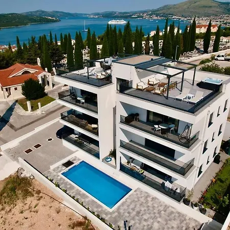 Ivano With Pool&jacuzzi *