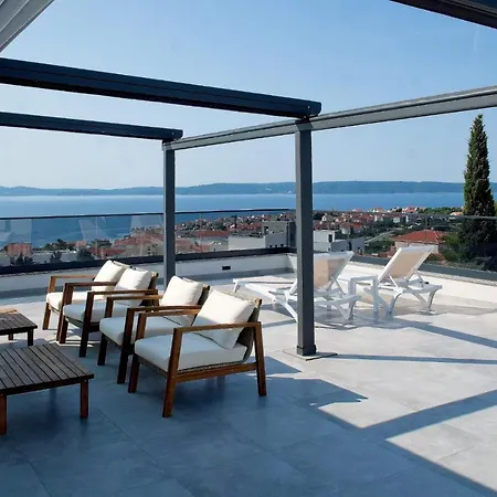 Ivano With Pool&jacuzzi