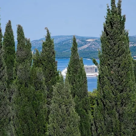 Apartament Ivano With Pool & Jacuzzi *