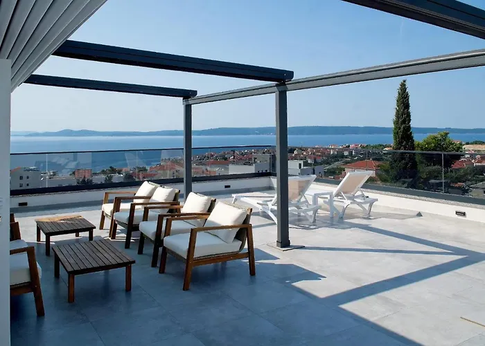 Ivano With Pool & Jacuzzi