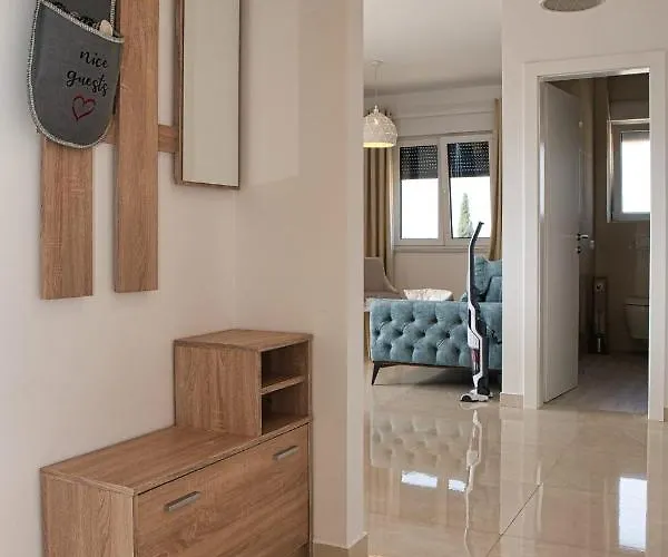 Ivano With Pool & Jacuzzi * Trogir