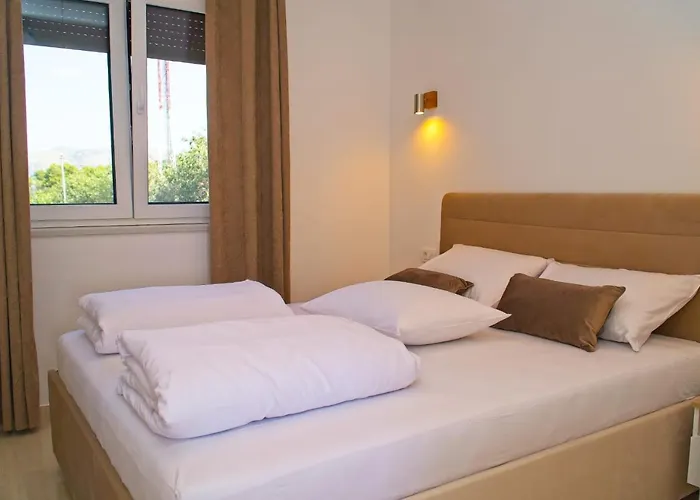 Apartmán Ivano With Pool & Jacuzzi *