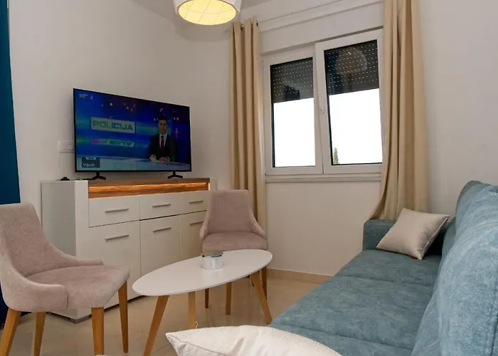 Apartmán Ivano With Pool & Jacuzzi