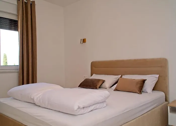Apartmán Ivano With Pool & Jacuzzi *