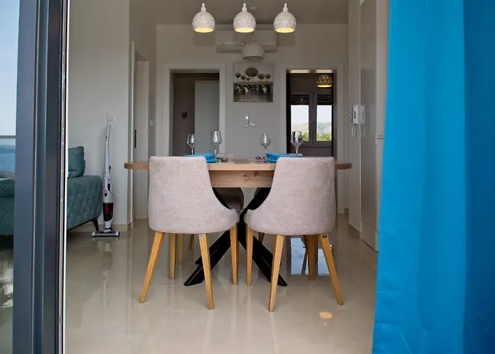 Ivano With Pool & Jacuzzi Apartmán *