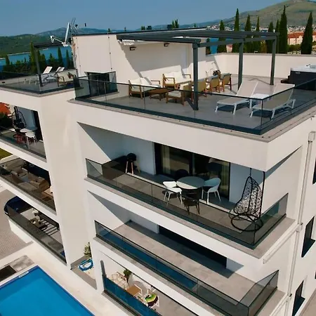 Apartment Ivano With Pool & Jacuzzi