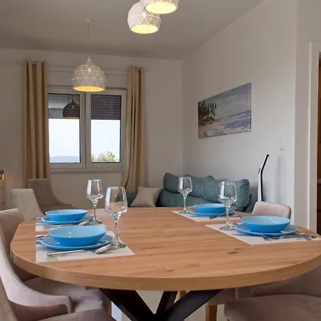 Apartment Ivano With Pool & Jacuzzi