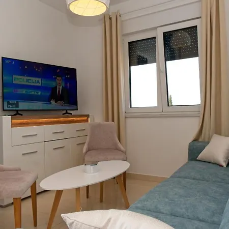 Apartment Ivano With Pool & Jacuzzi