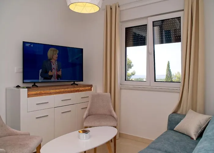 Ivano With Pool & Jacuzzi Appartement Trogir